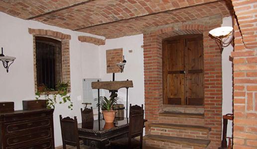 B&B Grotto Valle Cisterna dʼAsti Exterior foto