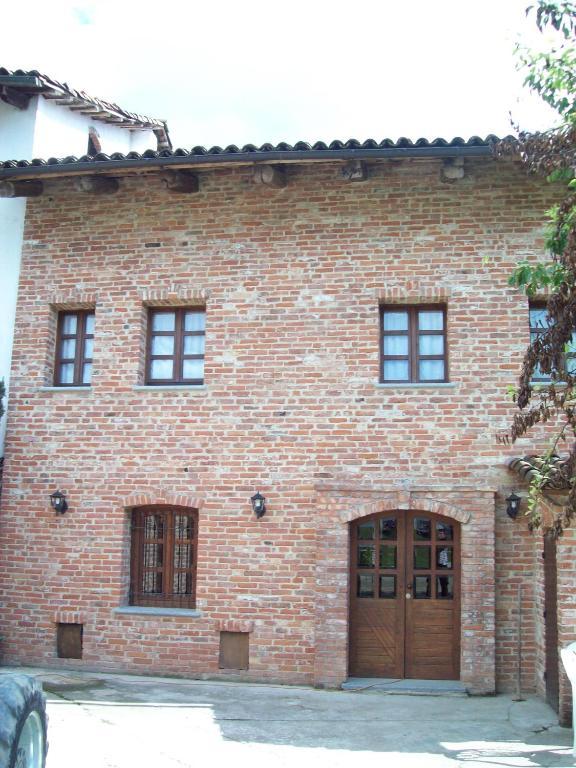 B&B Grotto Valle Cisterna dʼAsti Exterior foto